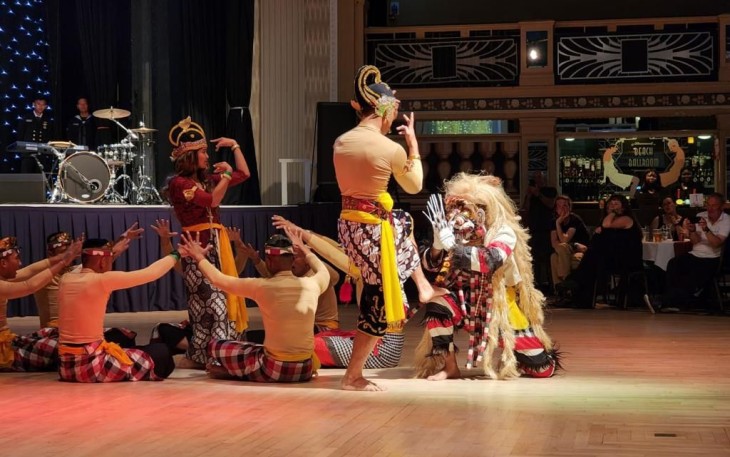 Pentas budaya satgas KJK TNI AL di Skotlandia 