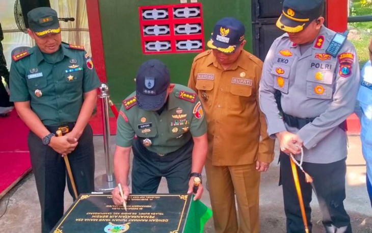 Danrem 081/DSJ Kolonel Inf H. Sugiyono Resmikan Fasilitas Air Bersih di Telaga Buret Tulungagung