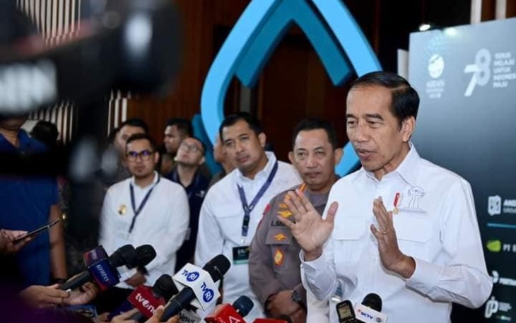 Presiden Joko Widodo saat memberikan keterangan pers usai pembukaan Rakernas HIPMI ke XVIII di ICE BSD Tangerang, Kamis (31/8)