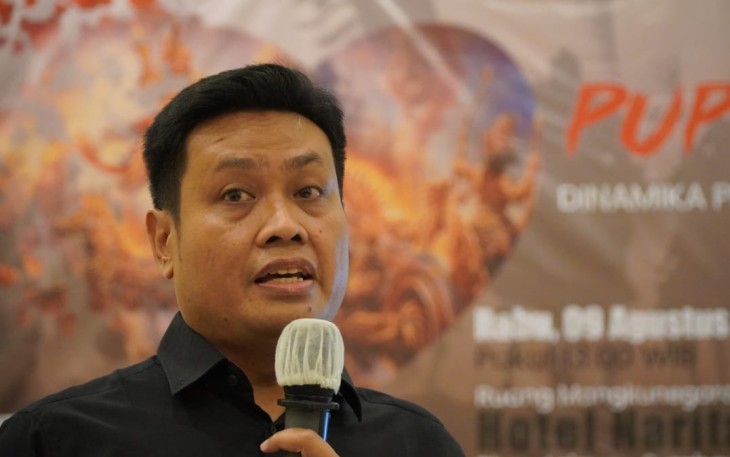 Pengamat Surabaya Survey Center Iksan Rosidi