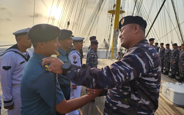 Kenaikan pangkat prajurit KRI Bima Suci