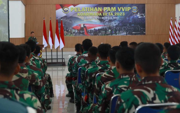 Pelatihan Pengamanan VVIP di Koarmada III Sorong, Senin (16/10)
