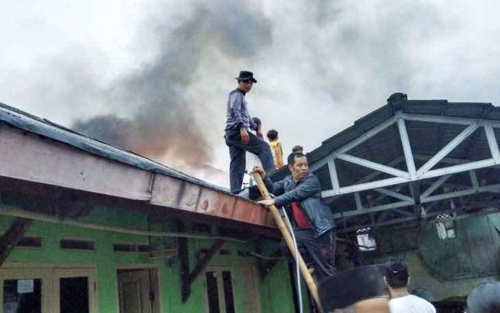 Kontrakan di desa Banjarsari kecamatan Ciawi hangus terbakar 