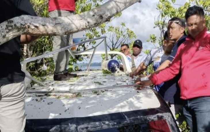 Selamatkan 12 Penumpang Speed Boat Kandas di Perairan Sorong