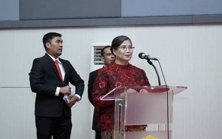 Dr. Ir. Zanariah, M.Si saat sidang promosi Doktor bidang Ilmu Administrasi Program Pasca Sarjana FIA UI, Depok Jawa Barat 