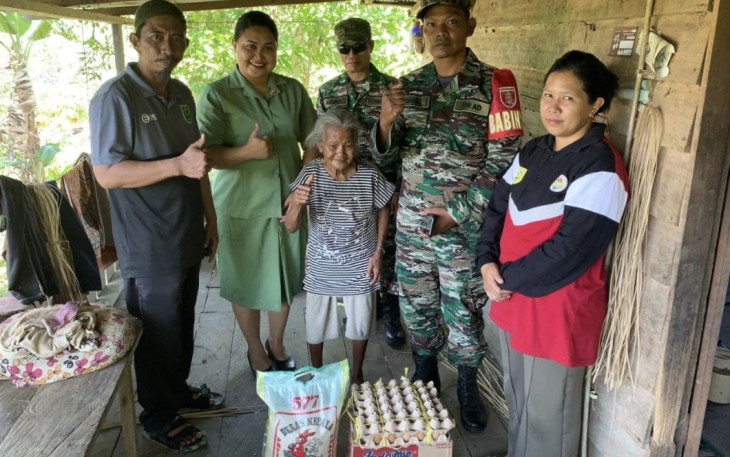 Bantuan paket sembako Koramil 11 Biduk Biduk 