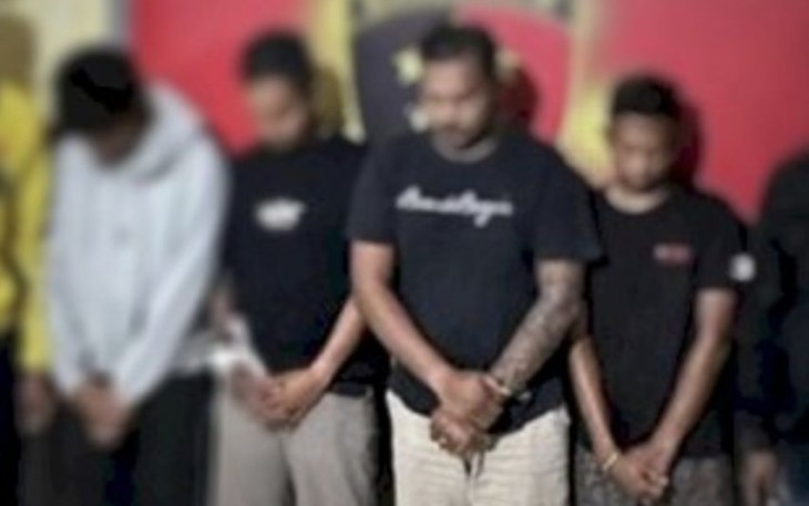 Empat pemuda ancam warga ditangkap polisi usai pesta miras di kota Kupang, Kamis (28/9)