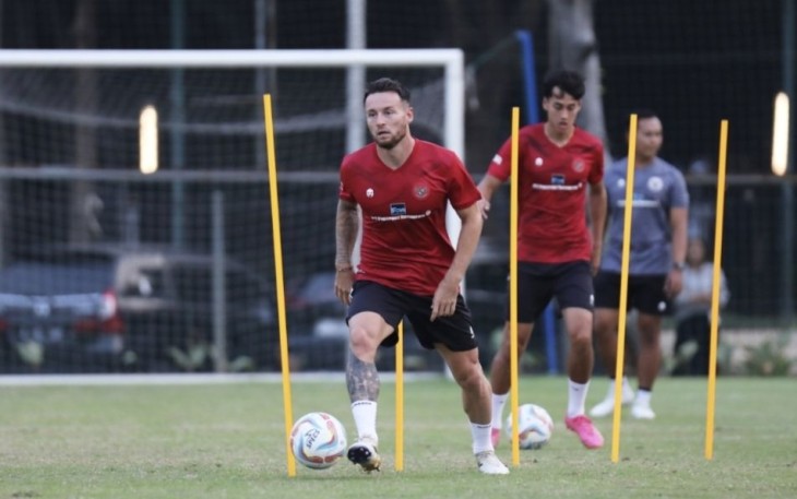 Latihan perdana pemain timnas Indonesia jelang kualifikasi piala dunia melawan Brunei Darussalam, Senin (9/10)