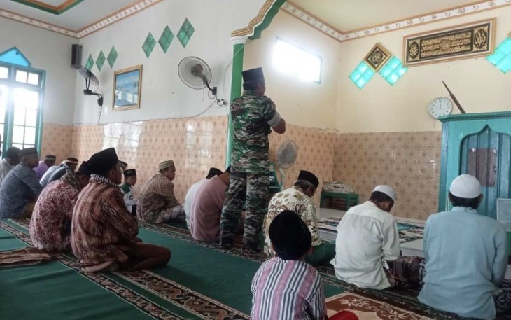 Satgas TMMD Ke-118 Kodim 0902/Berau Jadi Muadzin Salat Jumat
