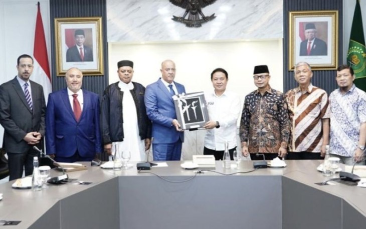 Dirjen PHU Hilman Latief bersama delegasi Libya usai pertemuan di Kantor Kemenag Jalan Lapangan Banteng Jakarta, Kamis (28/12)