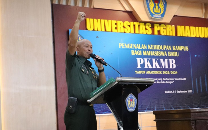 Kasiren Korem 081/DSJ saat Beri Wawasan Kebangsaan di Unipma Madiun