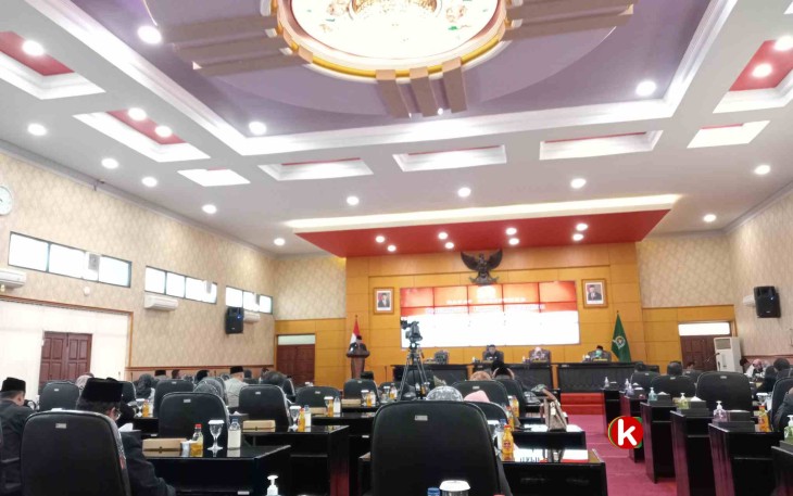 Situasi Rapat Paripurna DPRD Kota Blitar Dalam Agenda Penyampaian LKPJ Walikota Blitar Tahun 2022, Jumat 3 Maret 2023. (Foto : Faisal NR / Klikwarta.com)