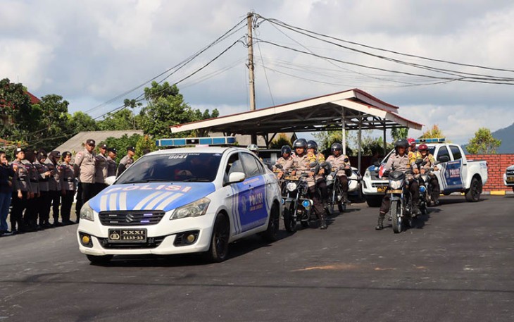 Wakapolres Bintan saat Lepas Bantuan Sosial Untuk Masyarakat 
