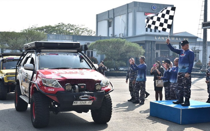 Start Tim Putih Ekspedisi Maritim TNI AL  