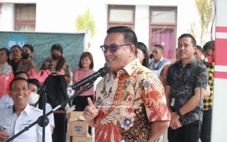 Wali Kota Bitung Maurits Mantiri saat menyambut 583 mahasiswa Politeknik Kesehatan Manado.