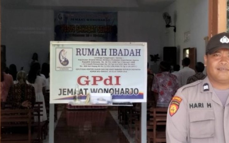 Polsek Giri Mulya Saat Pengamanan Ibadah Minggu di Gereja