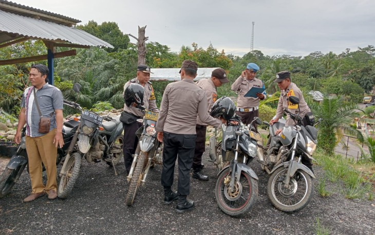 Kapolsek Batik Nau Cek And Ricek Kendaraan Dinas Personel