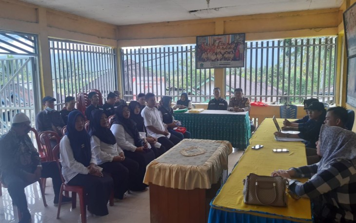 Bhabinkamtibmas Polsek Lebong Utara Hadiri Rapat Pleno Terbuka Rekapitulasi DPHP di Desa Tunggang