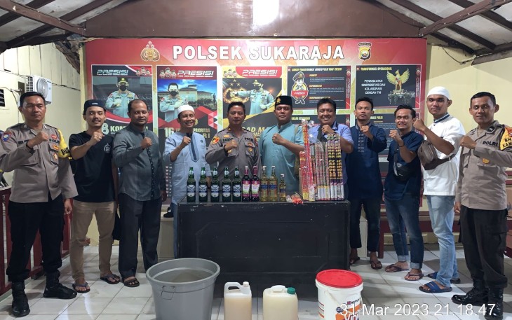 Polsek Sukaraja Sita Miras, Tuak dan Petasan