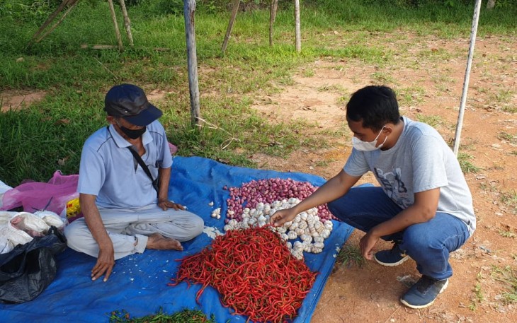 Polsek Batik Nau Cek Ketersediaan dan Kestabilan Harga Sembako