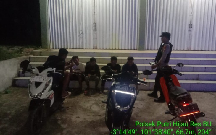 Cegah Perang Sarung di Bulan Ramadhan, Polsek Putri Hijau Laksanakan Patroli dan Berikan Imbauan Kepada Para Pemuda