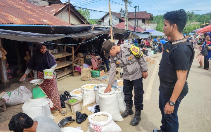 Polsek Giri Mulya Pastikan Pasar Pekan Terakhir Sebelum Lebaran Aman dan Kondusif