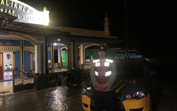 Menuju Malam Takbir Polsek Batik Nau Masih Laksanakan Pengamanan Salat Tarawih