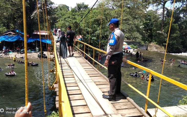 Objek Wisata Lubuk Langkap Dipadati Pengunjung, Polisi Berikan Pengamanan 