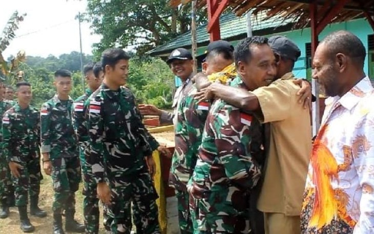 Satgas Yonif 143/TWEJ Berpamitan dengan Masyarakat Papua
