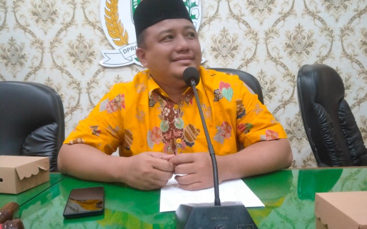 Ketua Komisi I DPRD Kabupaten Trenggalek, Alwi Burhanudin, saat di konfirmasi setelah hearing dengan Forum Masyarakat Peduli Anak, di aula DPRD Kabupaten Trenggalek, Kamis (20/7/2023)