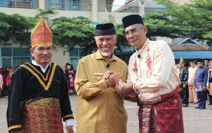 Suasana saat memperingati Hari Amal Bakti Kemenag ke-77 di Halaman Kantor Kanwil Kemenag Provinsi Sumatra Barat.