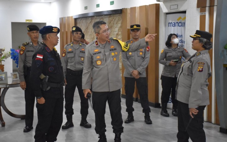 Dansatbrimob dan Wakapolda Kalbar Cek Beberapa Titik Pengamanan HMI dan Munas Komati