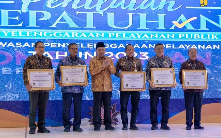 Kementerian Pekerjaan Umum dan Perumahan Rakyat (PUPR) memperoleh penghargaan Zona Hijau Kualitas Tinggi dari Ombudsman RI untuk penilaian kepatuhan penyelenggaraan pelayanan publik tahun 2023