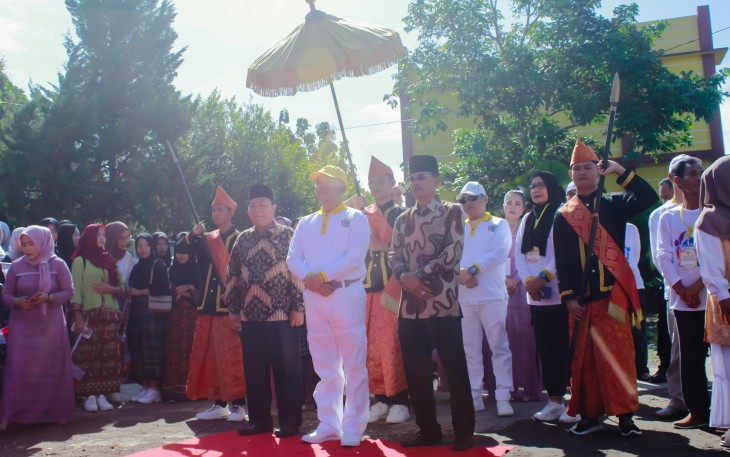 Gubernur Rohidin Kukuhkan Himpunan Keluarga Padang Guci Serumpun