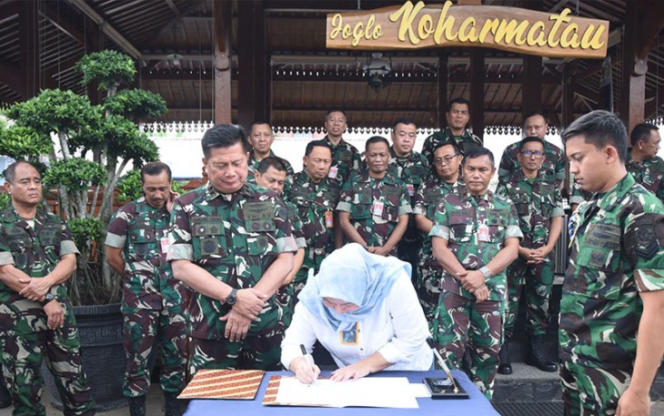 Prosesi Penyerahan Kendaraan Operasional Kepada Denma Koharmatau