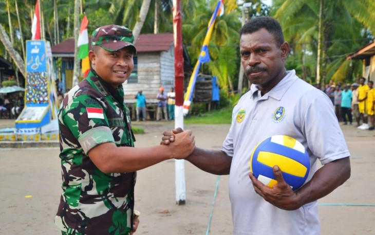 Komandan Kodim 1710/Mimika Letkol Inf Dedy Dwi Cahyadi saat Buka Turnamen Bola Voli Kasad Cup Tahun 2023
