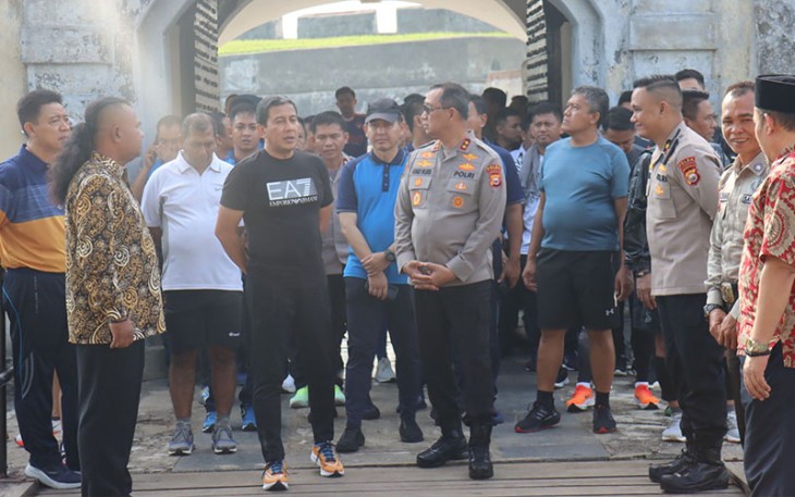  Irwasum Polri saat Sempatkan Joging Melihat Keindahan Pantai Bengkulu dan Benteng Marlborough