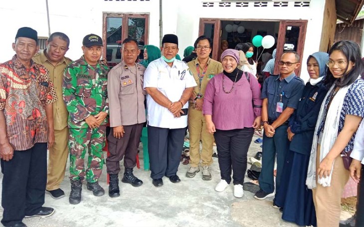 Babinsa Purwajaya saat Dampingi Tim Kedeputian II KSP Tinjau Kegiatan Posyandu