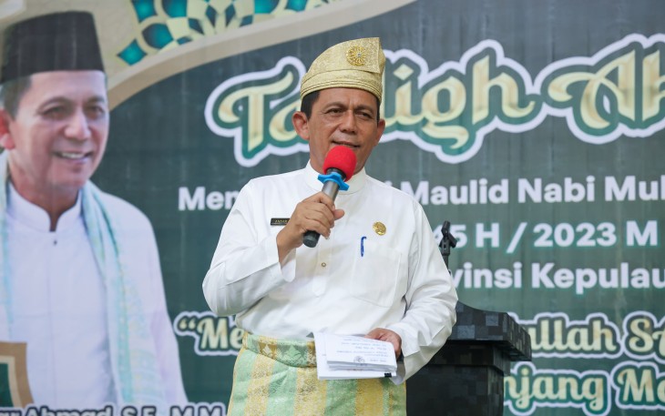 Gubernur Kepulauan Riau H Ansar Ahmad 