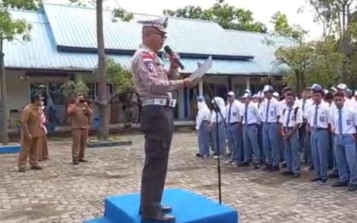 Program Police Go To School 