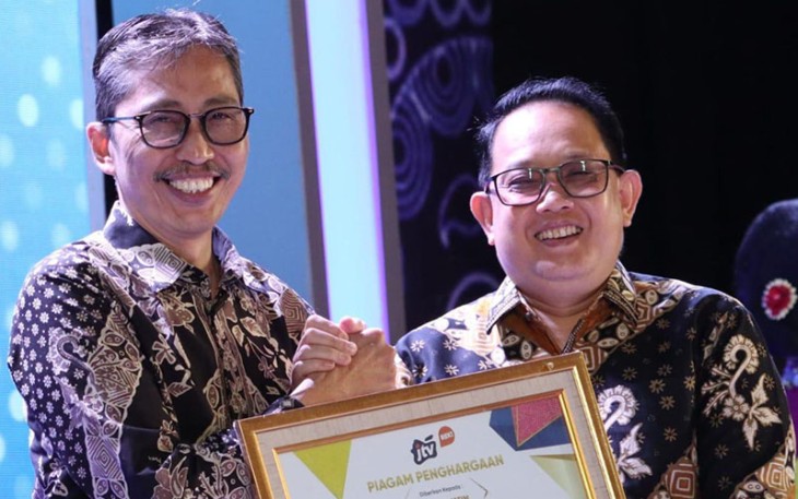 Bank Jatim Raih Penghargaan Jatim Bangkit Awards 
