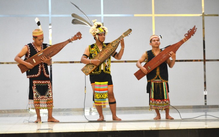 Alat Musik Tradisional Sape