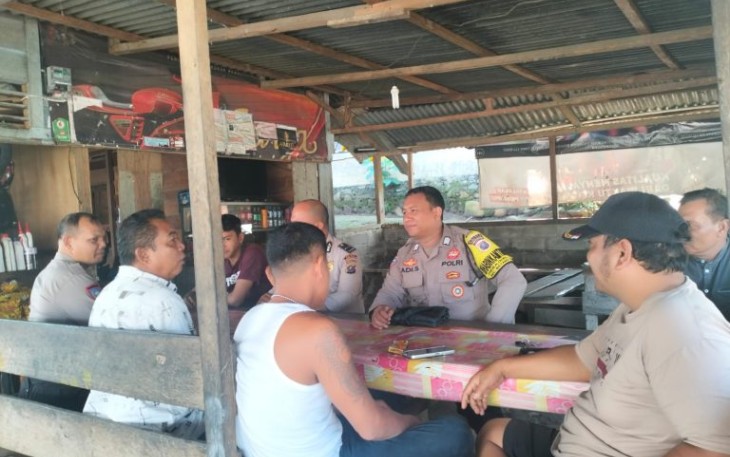 Bhabinkamtibmas Polsek Batang Toru, Bripka Zedda Zega, SH, tak henti-henti himbau warga untuk ciptakan Pemilu damai
