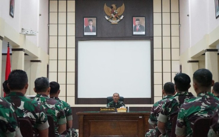 Danrem 081/DSJ saat Lepas Anggota Baru