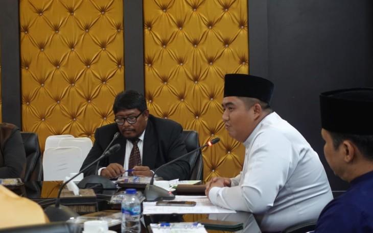 Bupati Bintan Roby Kurniawan saat Exit Meeting terkait Pemeriksaan Kinerja Pendahuluan atas Infrastruktur, Rabu (20/09) di Ruang Rapat II Bandar Seri Bentan.