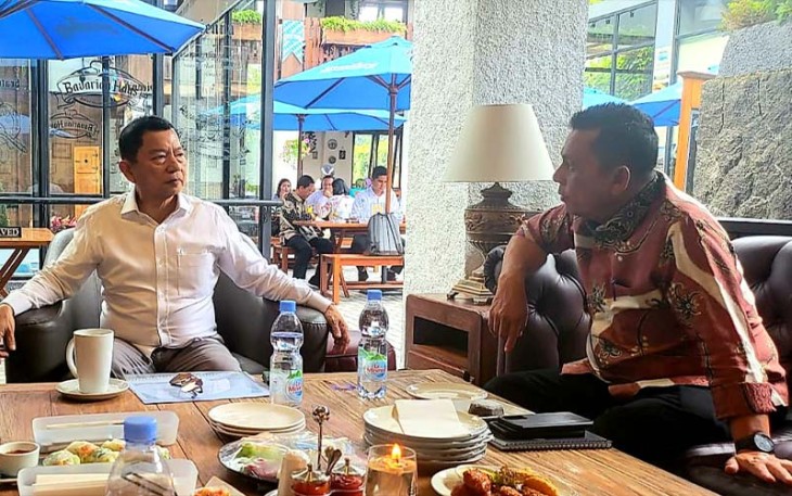 Gubernur Kepulauan Riau H. Ansar Ahmad saat bertemu langsung dengan Menteri PPN/Kepala Bappenas RI Suharso Monoarfa di Jakarta, Kamis 24 Agustus 2023.