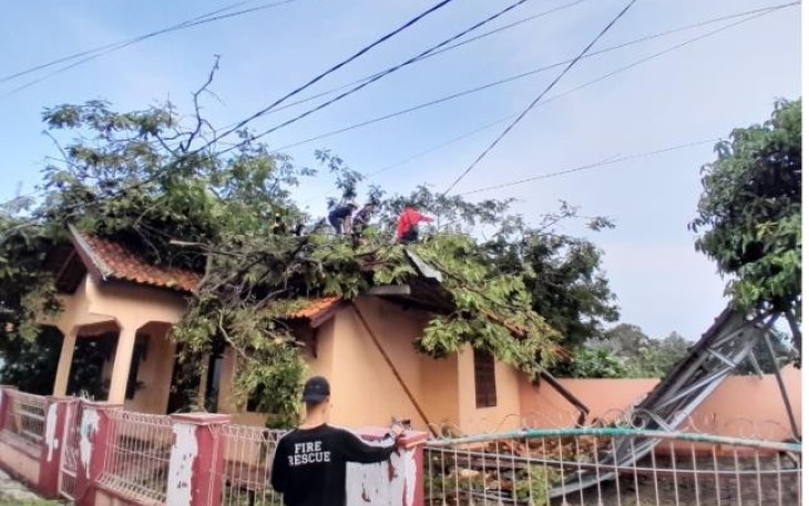  Angin Kencang Landa Pandeglang