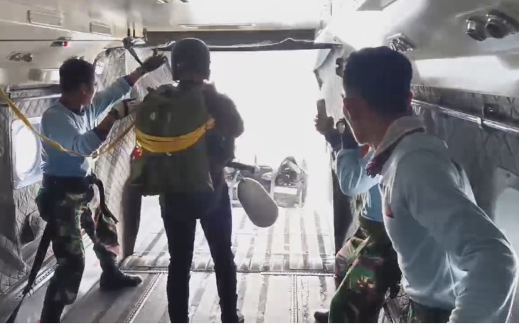 Dua Unsur Pesud Wing Udara 1 Dukung Demonstrasi Udara Hari Armada 2023 di Jakarta
