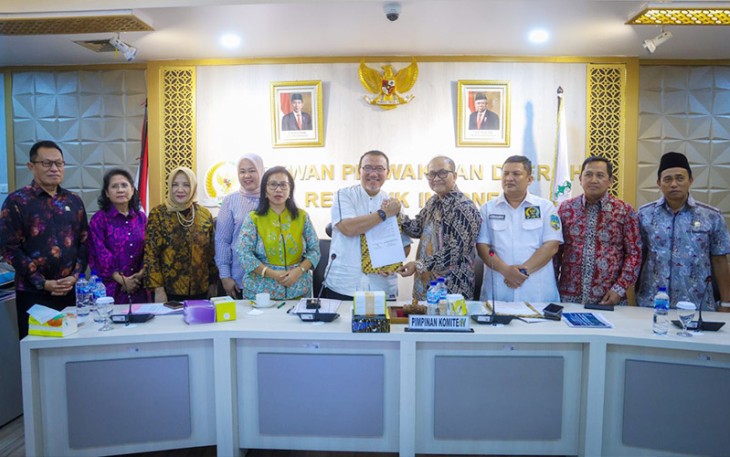 SesKemenkopUKM Arif Rahman Hakim dalam Rapat Dengar Pendapat (RDP) dengan Komite IV DPD RI, di Jakarta, Senin (13/11).
