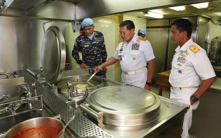 Panglima TNI Cek Dapur Kapal Perang yang Tergabung Satgas MTF di Beirut